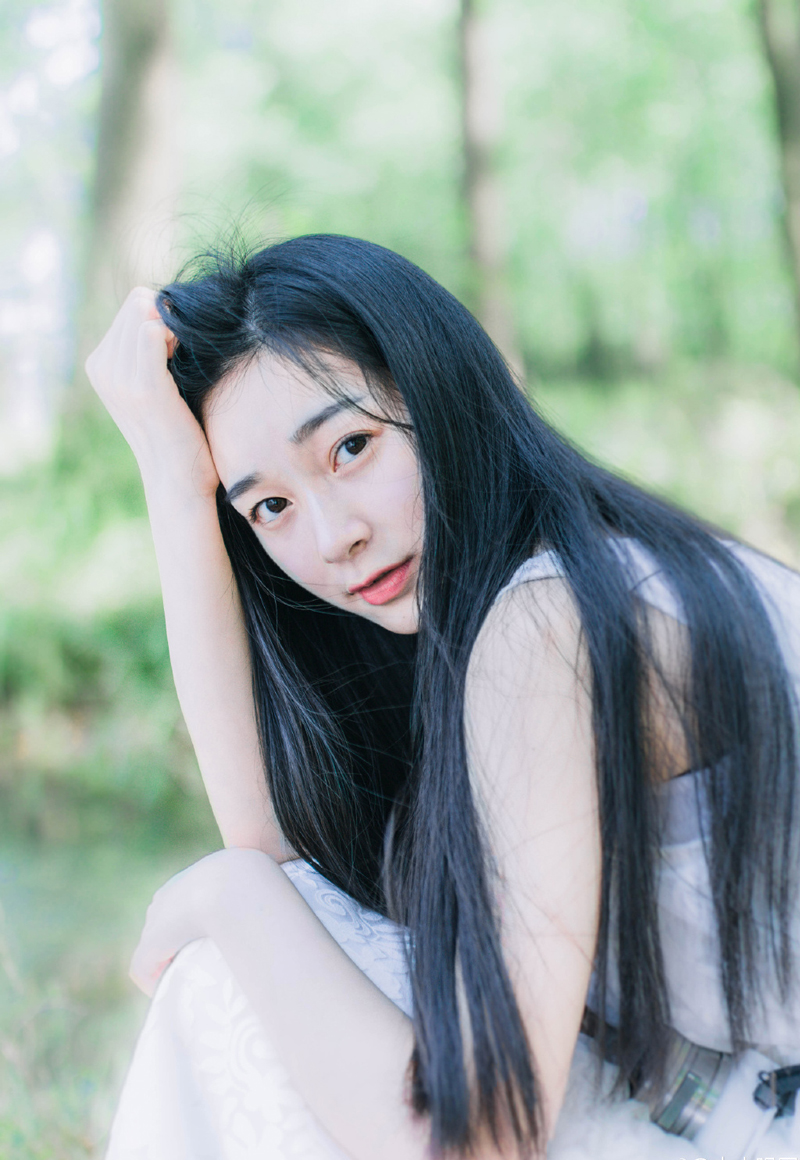 爱情有如**，没有了它，干裂的心田，即使撒下再多的种子，终是不可能滋发萌芽的生机。